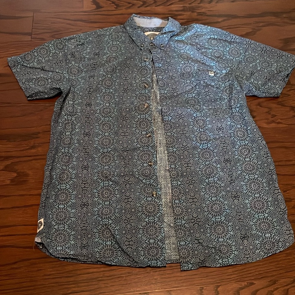 Blue and gray large ripcurl men’s short sleeve button down
